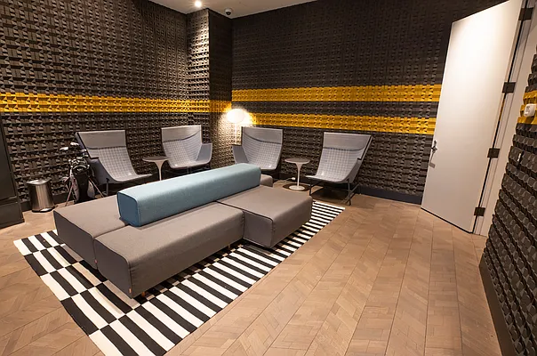 Sold by The Marketing Directors (Arias) | media 18