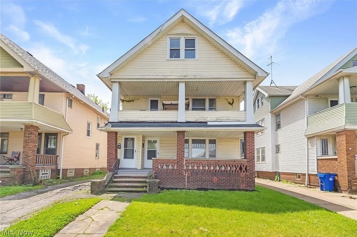2 bed, $1,250 — Photo 1