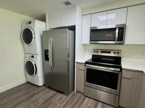 110 SW 13th St, Miami, FL