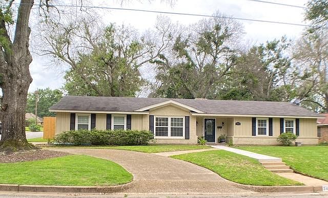 1st image of 3415 Lynnwood Dr