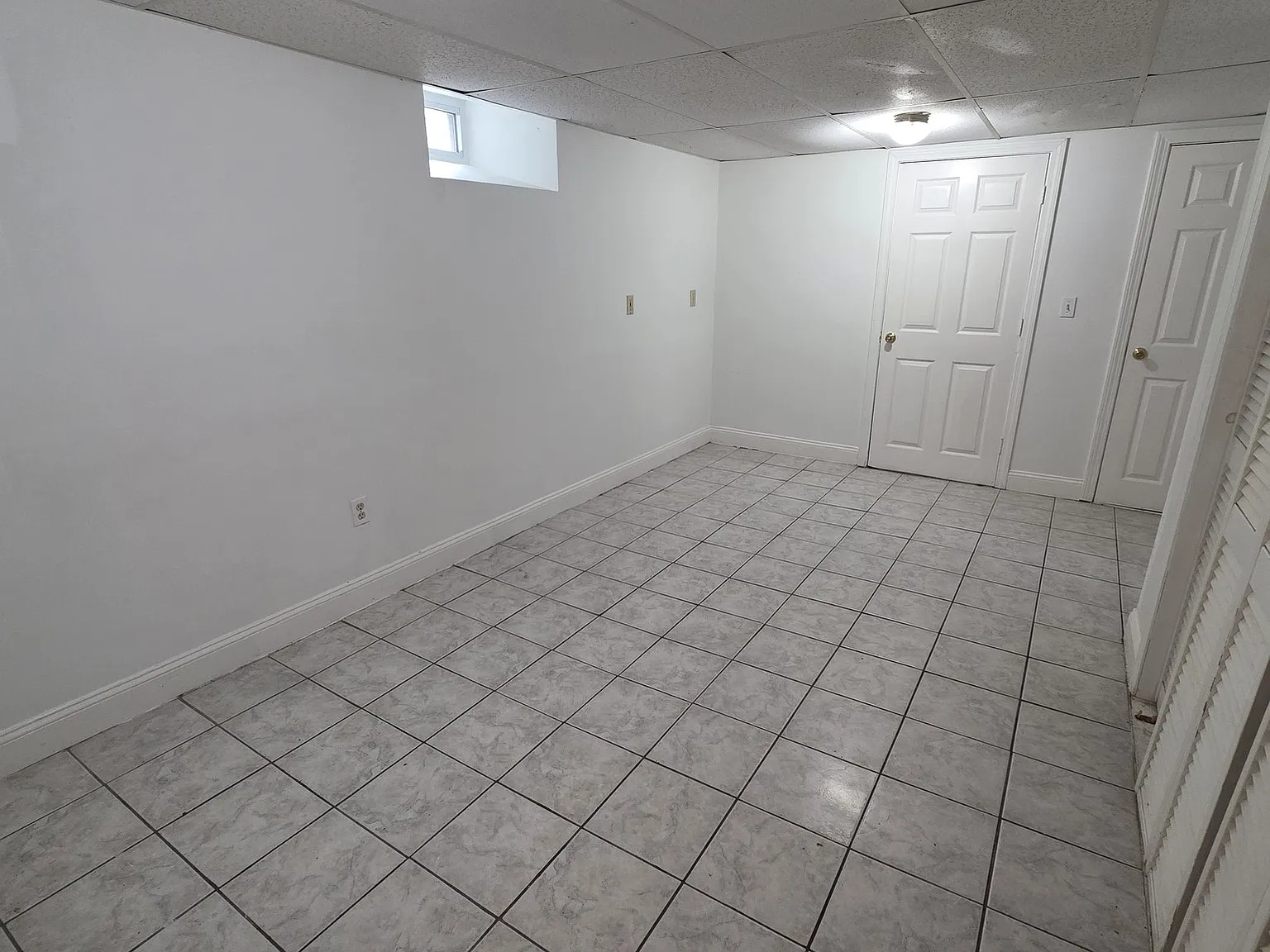 Studio, 1.0 bath, 300 sqft, $1,500 — Photo 2