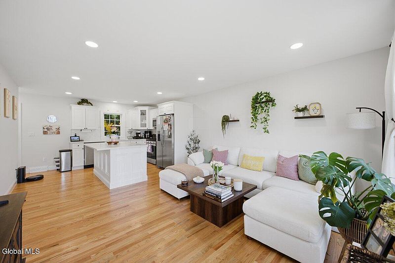 3rd image of 3 Clark Avenue