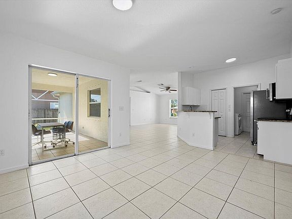 3rd image of 661 SE Clifton Lane