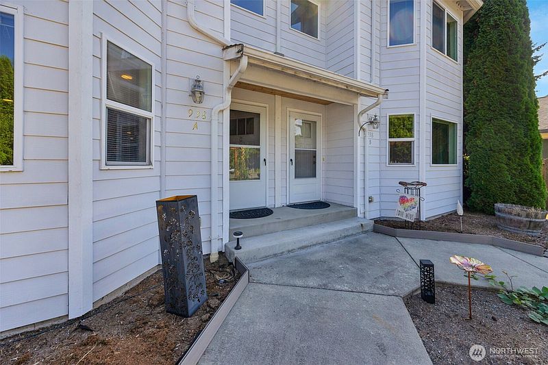 2nd image of 938 Quinn Avenue