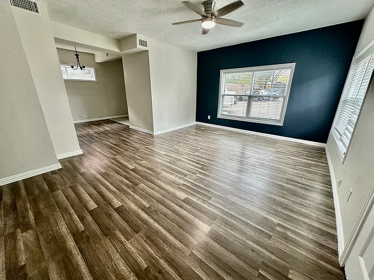 225 N. Munger Blvd - Small Apartment Community in East Dallas — Photo 4
