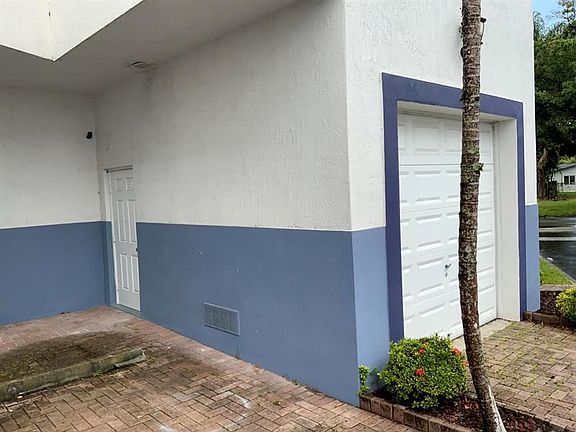3rd image of 2941 SW 18th Ter #14