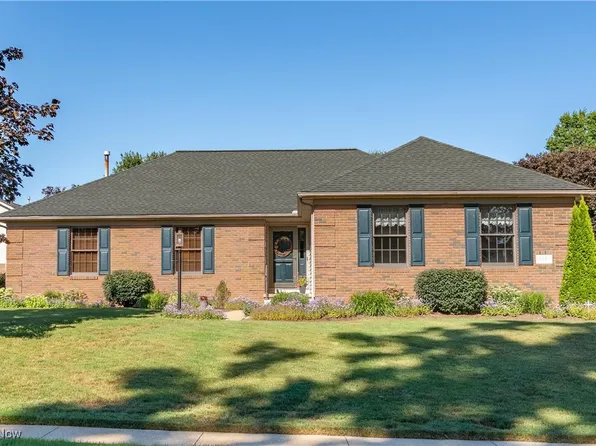 8291 Brooke Hollow St NW, Massillon, OH 44646