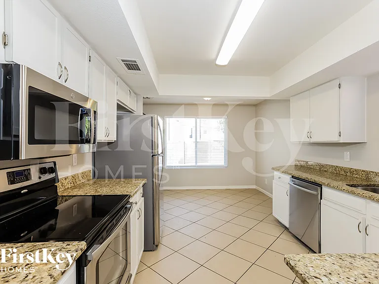 10632 N 39th Ave — Photo 5