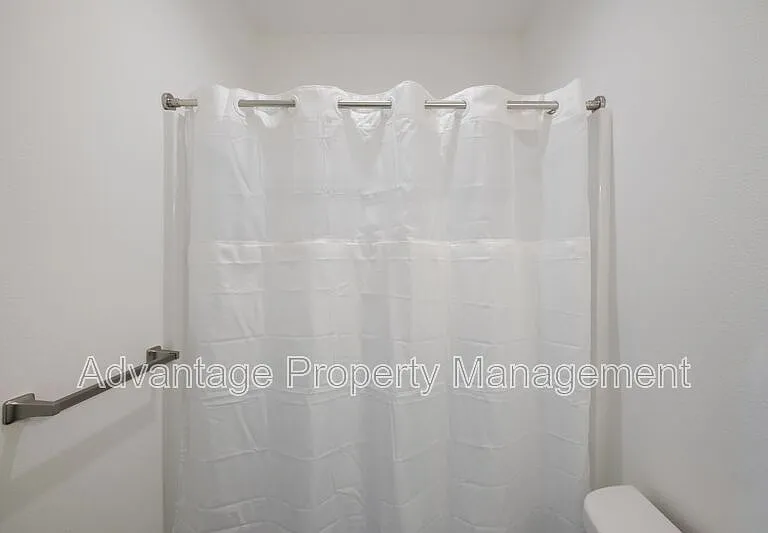 2190 SE Marion St — Photo 32