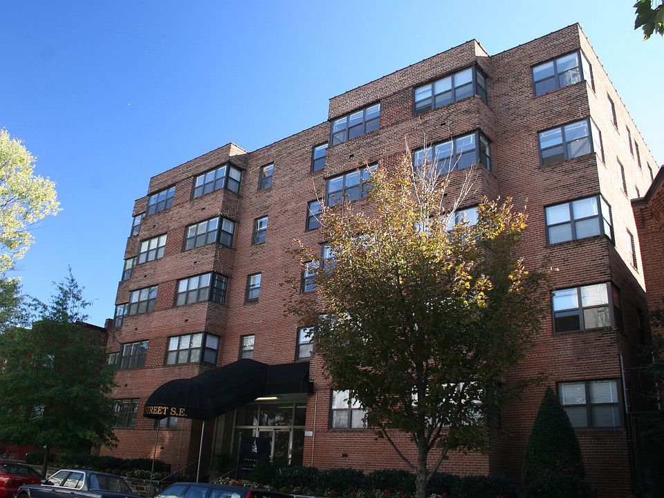 215 C Street Exterior