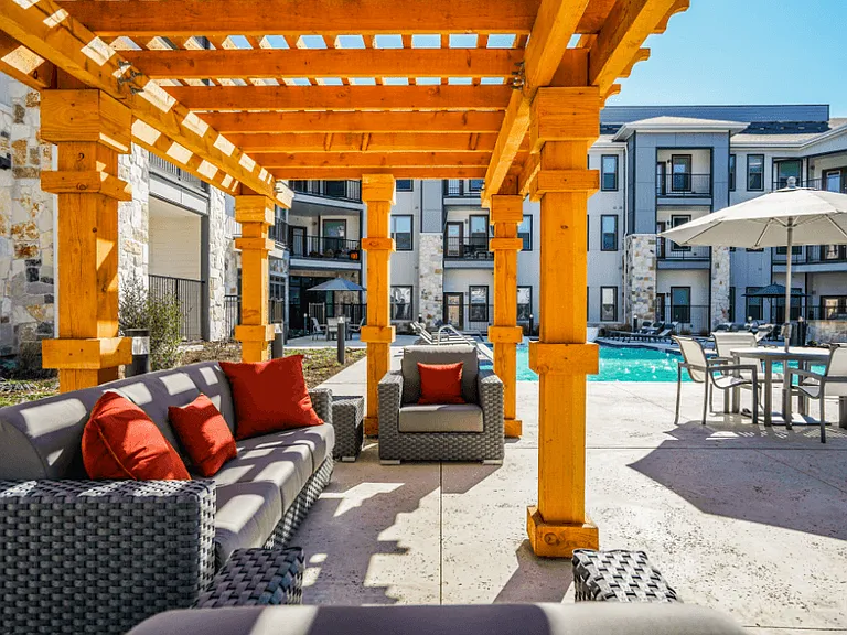 The Grand at Manor Apartments — Photo 6