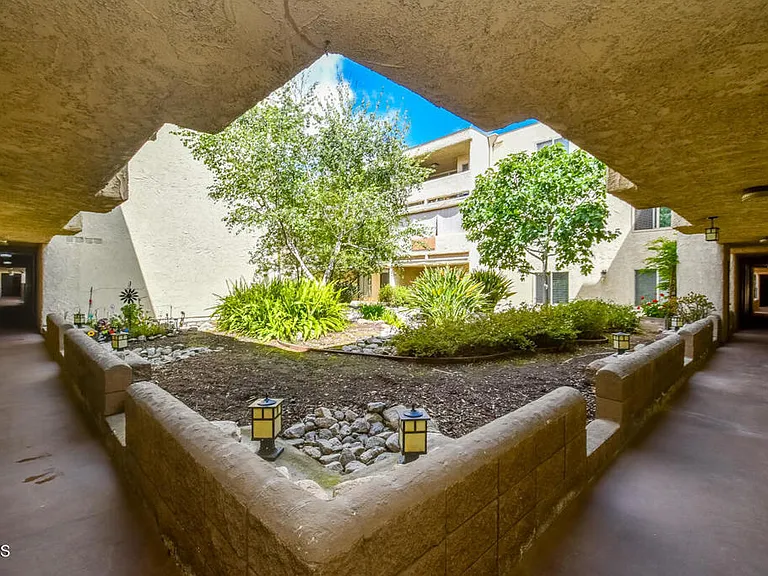 65 N Allen Ave #214 — Photo 6