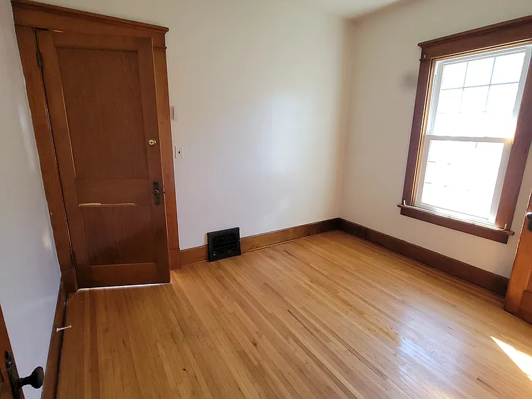 1242 Claremont St — Photo 4