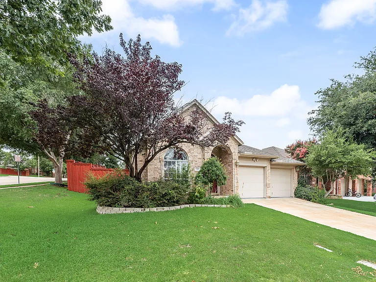 9301 Preston Trl — Photo 2