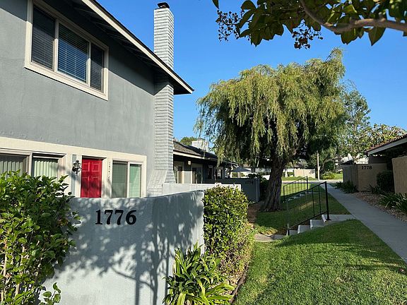 3rd image of 1776 E Avenida De Las Flores