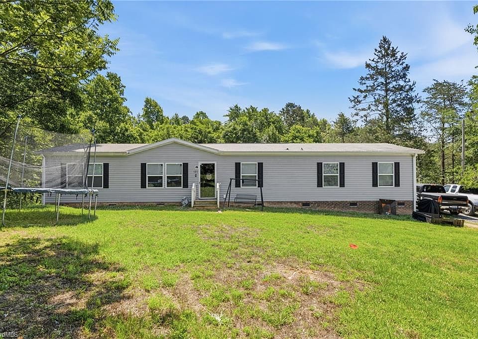 1st image of 121 Sweetbriar Rd