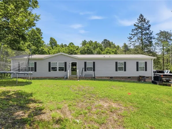 121 Sweetbriar Rd, Thomasville, NC 27360