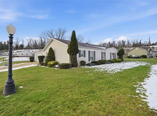 2001 Pond Ln, Elizabeth, PA 15037