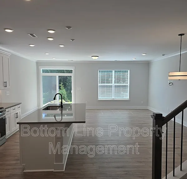 111 Viburnum Rd — Photo 5