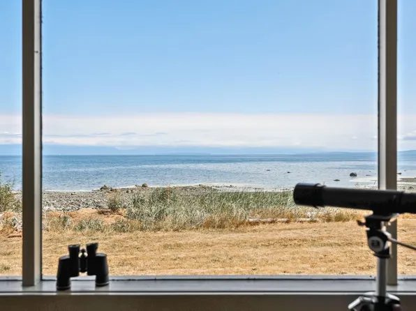 1494 Wilkinson Rd, Comox Valley, BC V9M 4B3