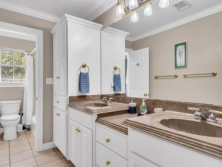 4 Twin Circle Dr — Photo 27