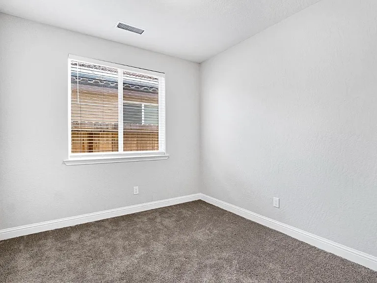 1148 Summit Ct — Photo 15