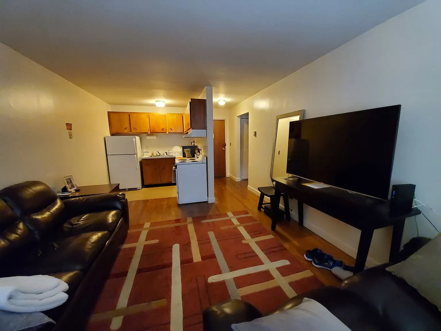 1 bed, 1.0 bath, 550 sqft, $1,700 — Photo 2