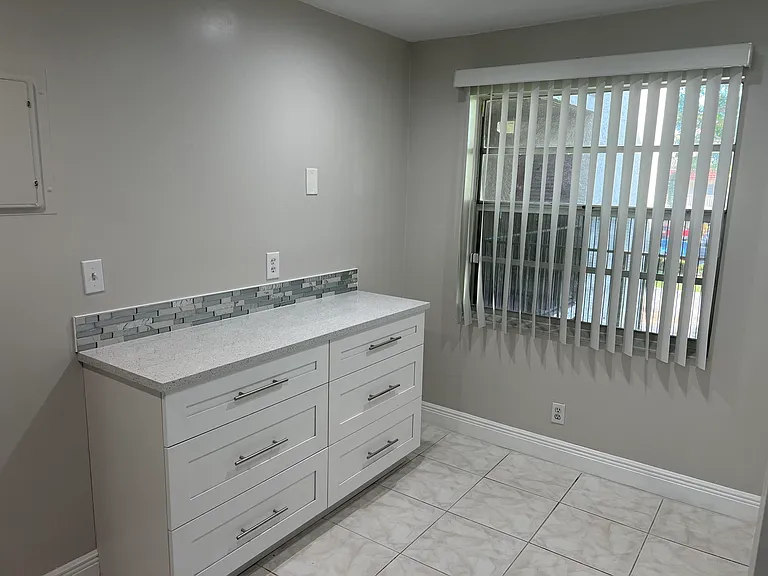 24 Abbey Ln #204 — Photo 4