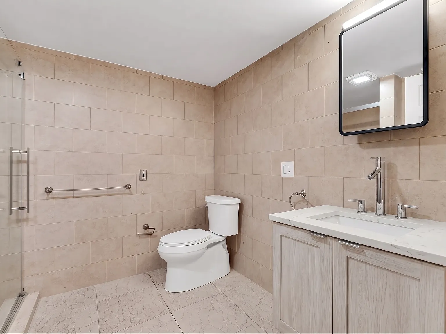 1 bed, 850 sqft, $1,995 — Photo 2