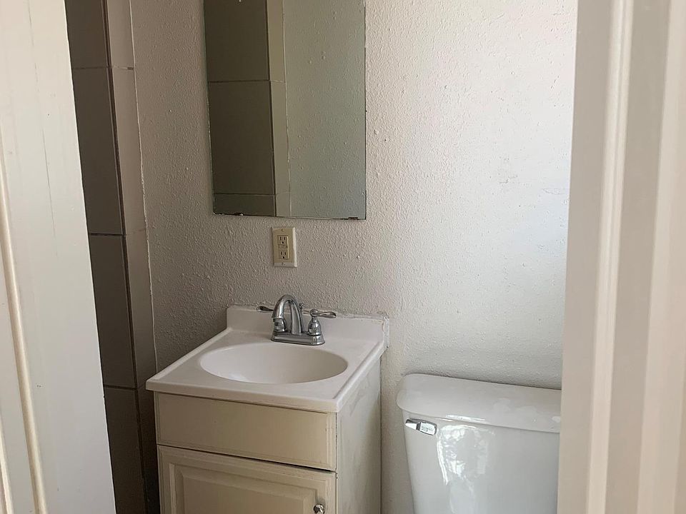 1st image of 415 W 6th St
