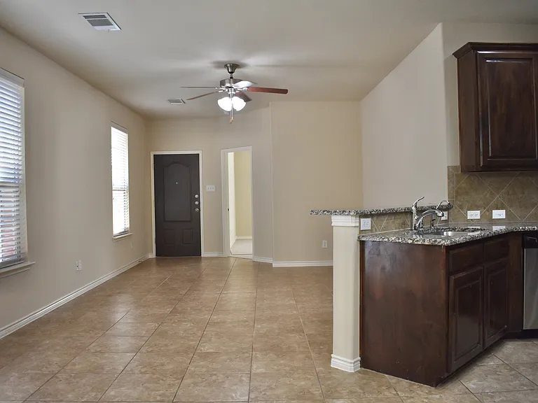 4916 Stray Creek Ln — Photo 12