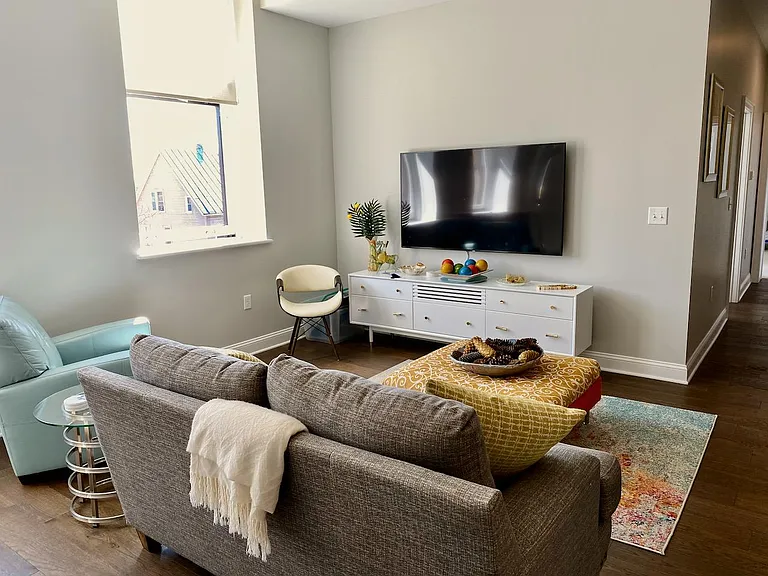 77 Van Dam St #302 — Photo 17
