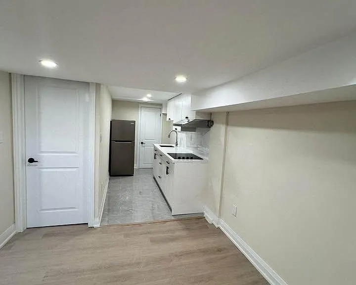 60 Wakelin Ter #1B — Photo 4