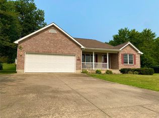 1509 N Washington St, Farmington, MO 63640