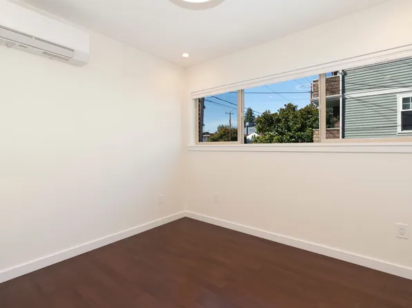 Brand New Remodel Spacious 3BR/2BA Residence High Ceilings with A/C in Heart of Fremont, 4501 Fremont Ave N APT 3, Seattle, WA 98103