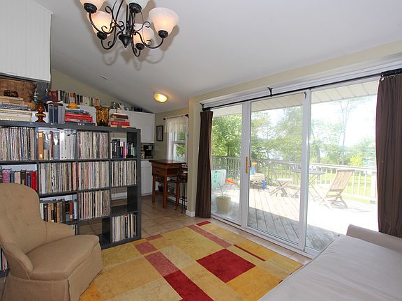 4th image of 4 Memorial Dr #4