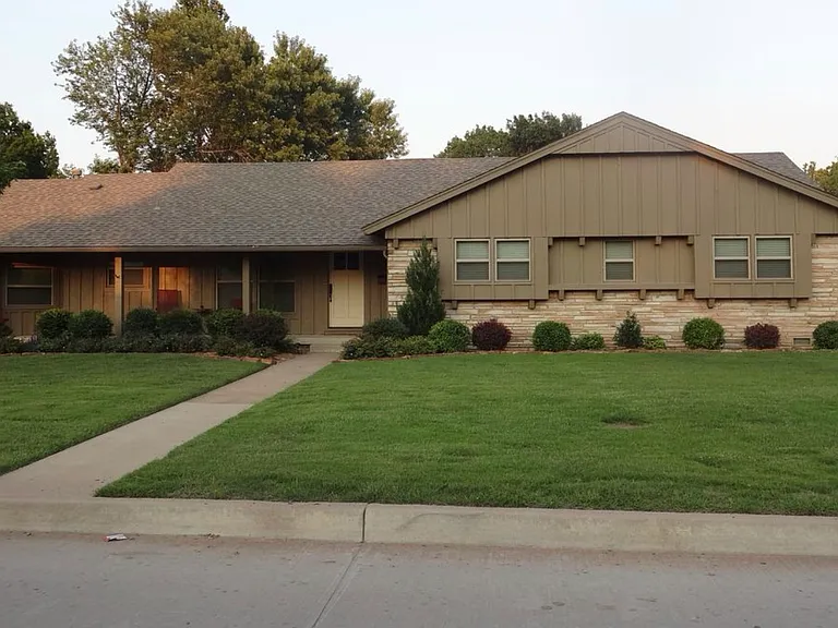 4821 S Pittsburg Ave — Photo 1