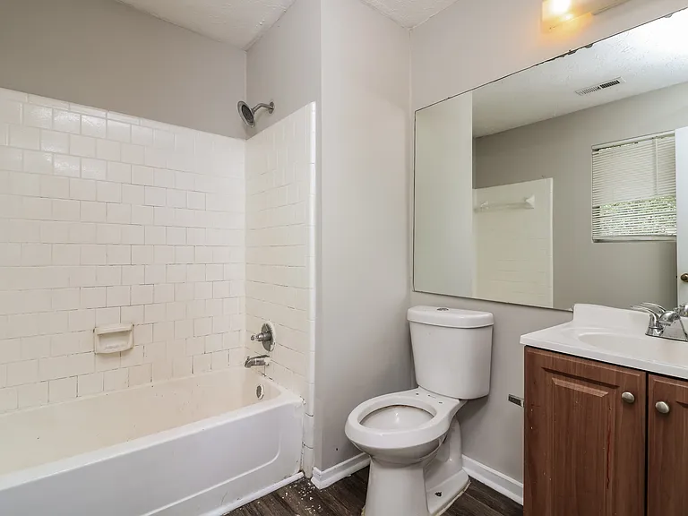 871 Highland Ter NE — Photo 5