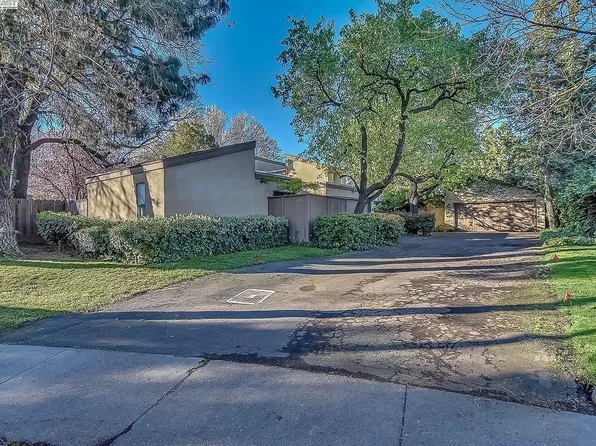 5529 Sandpiper Ct, Stockton, CA 95207