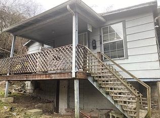 103 Cudden St, Logan, WV 25601