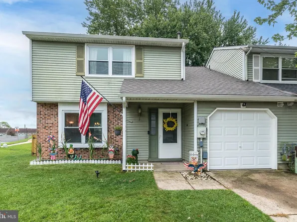 117 Calderwood Ln, Mount Laurel, NJ 08054