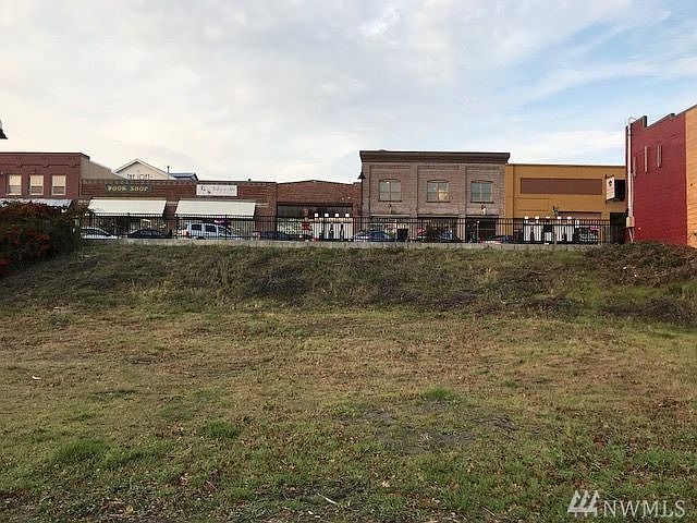 1st image of 1710 SE Pioneer Way