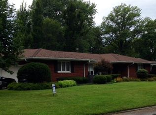 120 E Briggs Ave, Roodhouse, IL 62082