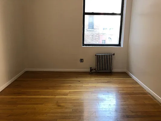 Rented by GreenVill Real Estate LLC | media 25