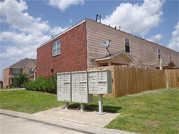 3rd image of 12408 Urban Dale Ct