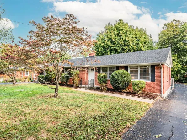 808 Roselawn Way, Bowling Green, KY 42104