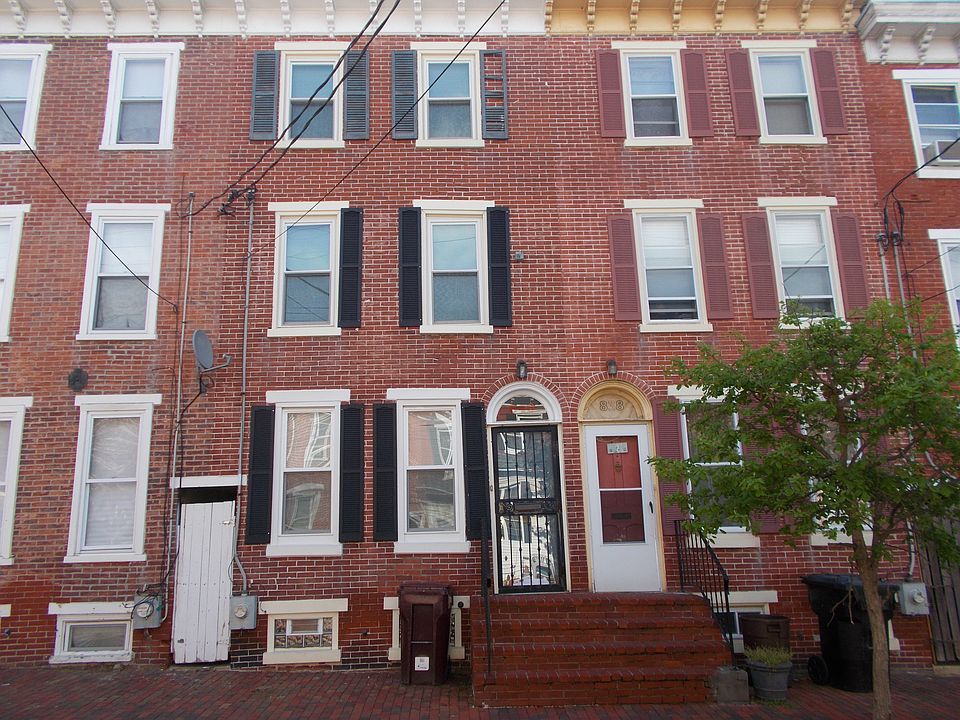 1st image of 840 N Madison St