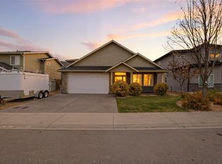 2780 Beachmount Cres, Kamloops, BC V2B 0E6