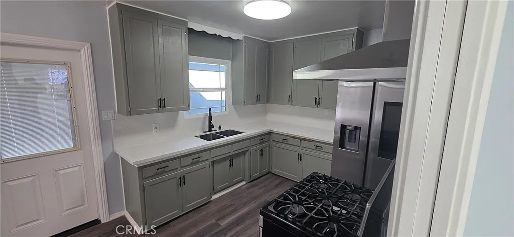 3 bed, 980 sqft, $3,150 — Photo 4