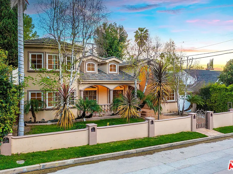 4063 Benedict Canyon Dr — Photo 52